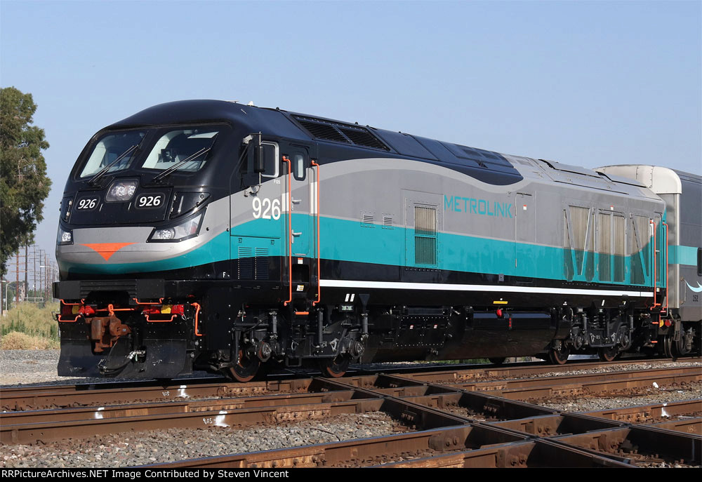 Metrolink F125 SCAX #926 pulls an EB train to Oceanside